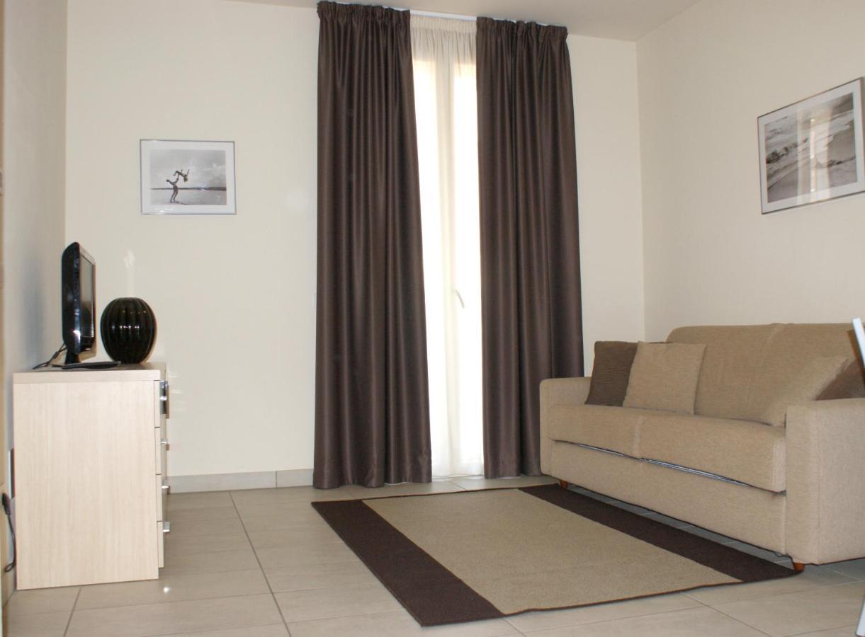 Residence Belmare Rimini Buitenkant foto